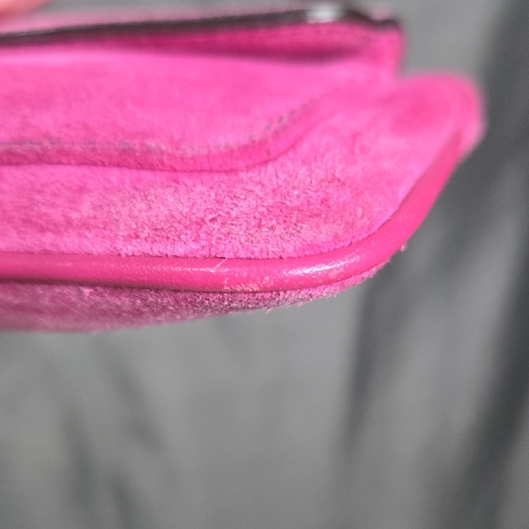 Coach Vintage Pink Suede Wristlet with Turnlock - Picture 5 of 16